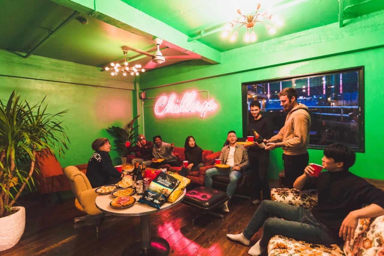 Hostel Chillax Осака Екстериор снимка