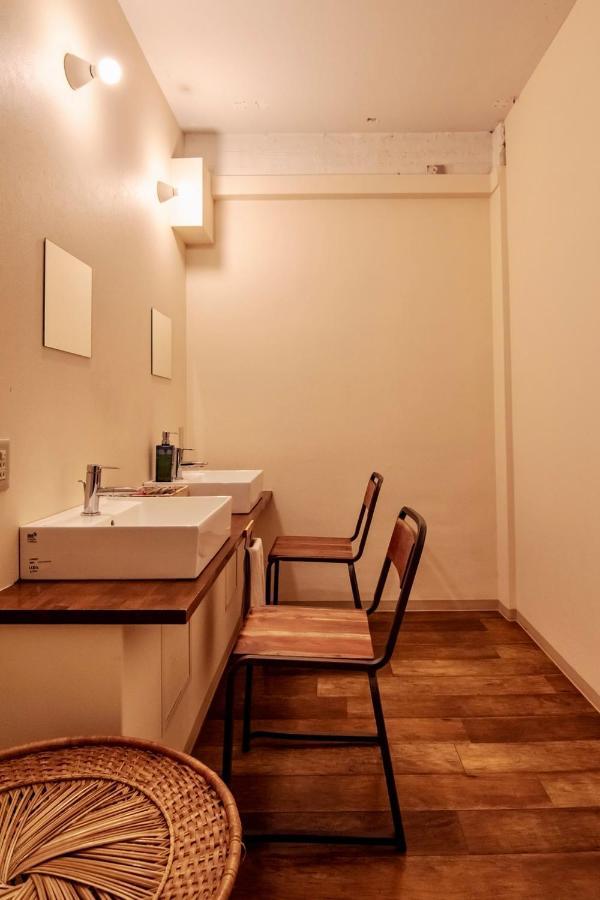 Hostel Chillax Осака Екстериор снимка
