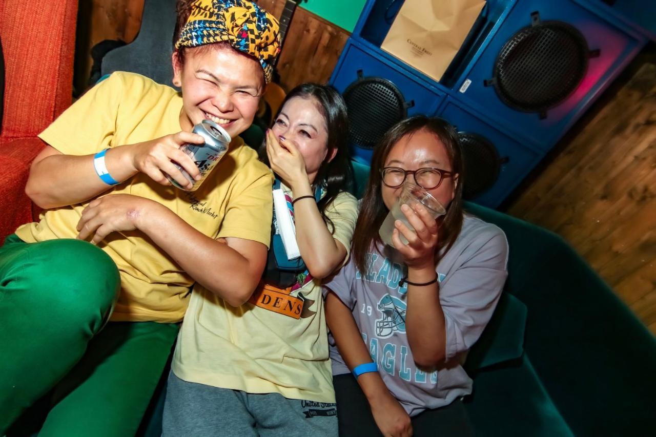 Hostel Chillax Осака Екстериор снимка